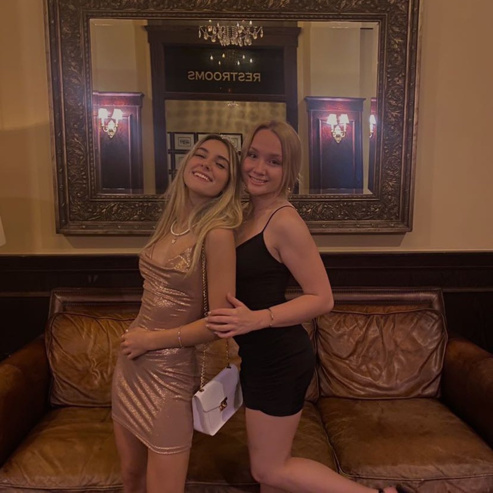 Meet your Posher, Olivia